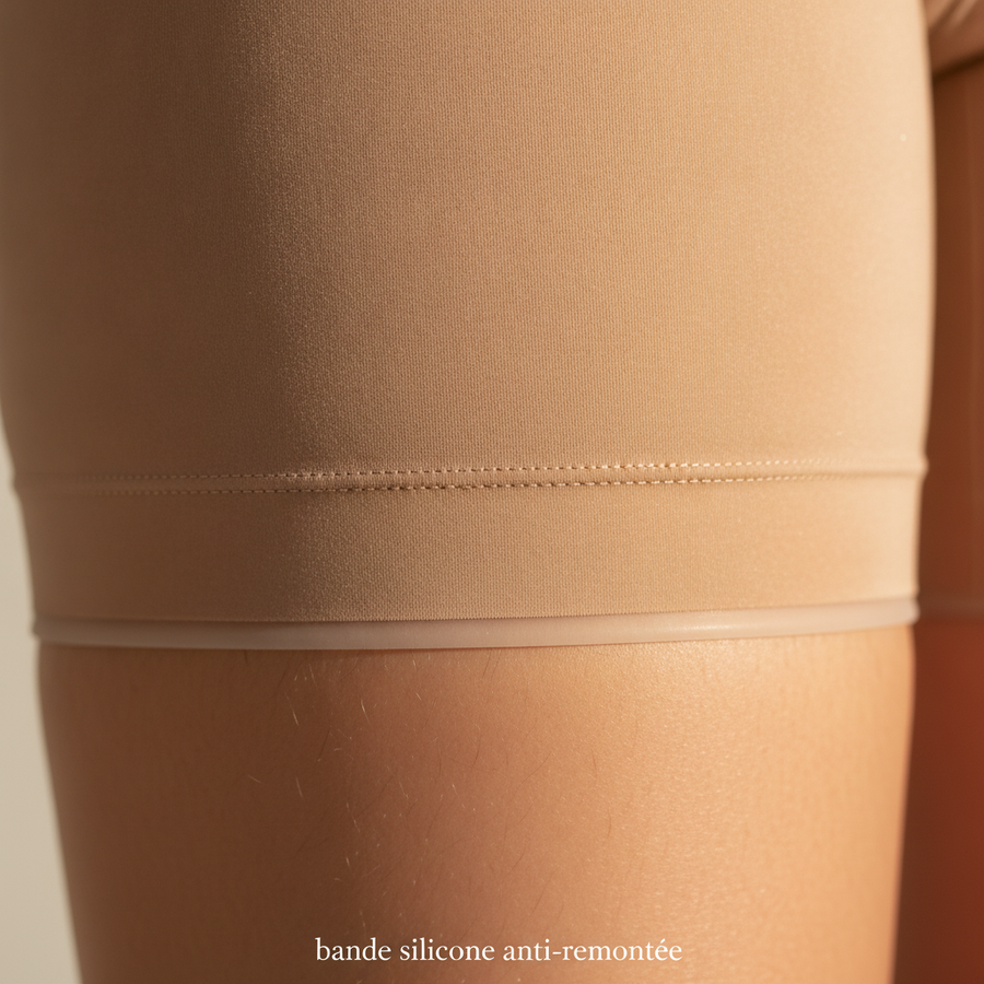 feat-silicone: macro ourlet de jambe + bande silicone anti-remontée sur la peau